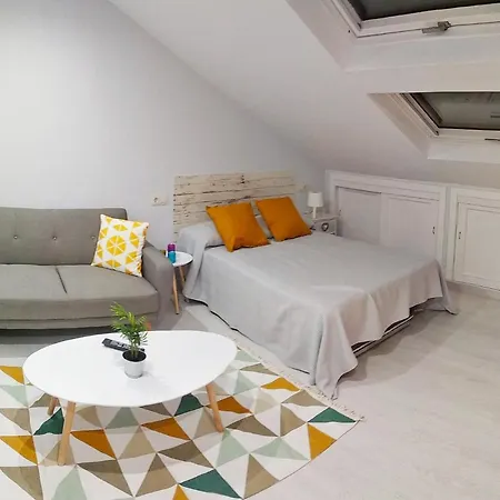 Coqueto Estudio En *