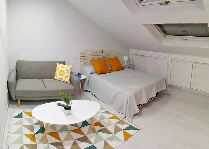 Coqueto Estudio En *